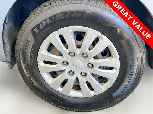 Used 2014 Kia Sedona LX image 29