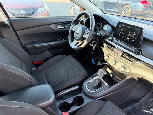 Used 2021 Kia Forte LXS FWD image 15