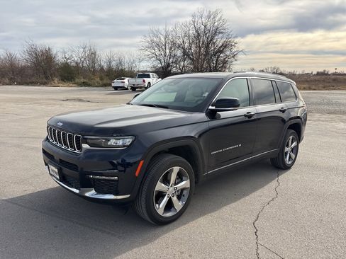 Used 2024 Jeep Grand Cherokee L Limited w/ Luxury Tech Group II image 7