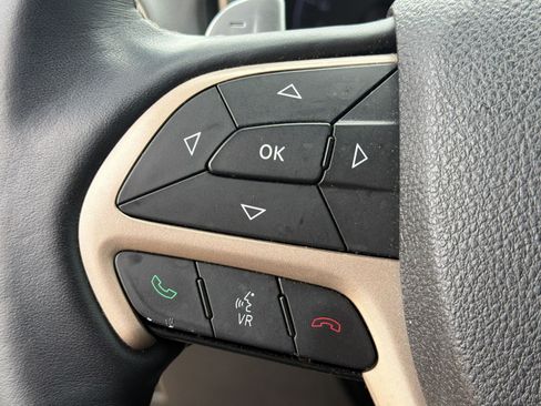 Used 2017 Jeep Grand Cherokee Overland RWD image 17