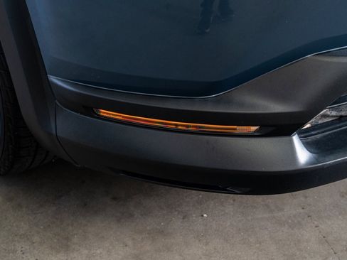 Used 2022 MAZDA MX-30 Electric w/ Premium Package image 19