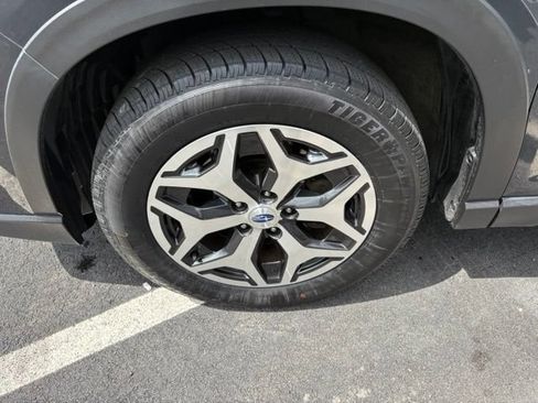 Used 2019 Subaru Forester Premium AWD/4WD image 12