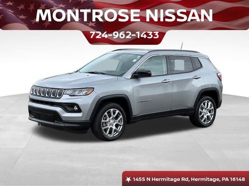 Used 2022 Jeep Compass Latitude image 1
