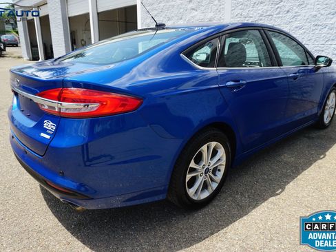 Used 2017 Ford Fusion SE FWD image 10