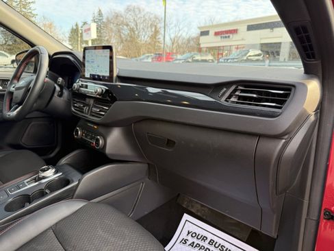 Used 2024 Ford Escape ST-Line image 12