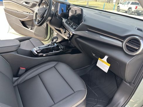 New 2026 Chevrolet Trax ACTIV w/ Sunroof Package image 31