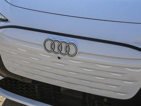New 2025 Audi A6 e-tron Premium AWD/4WD image 25