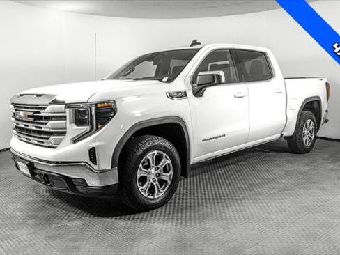 Used 2023 GMC Sierra 1500 SLE AWD/4WD image 2