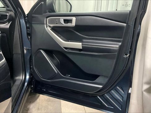 Used 2023 Ford Explorer XLT w/ Equipment Group 202A image 12