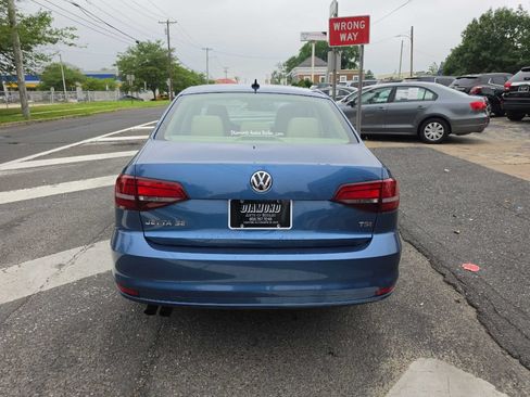 Used 2018 Volkswagen Jetta SE FWD image 6