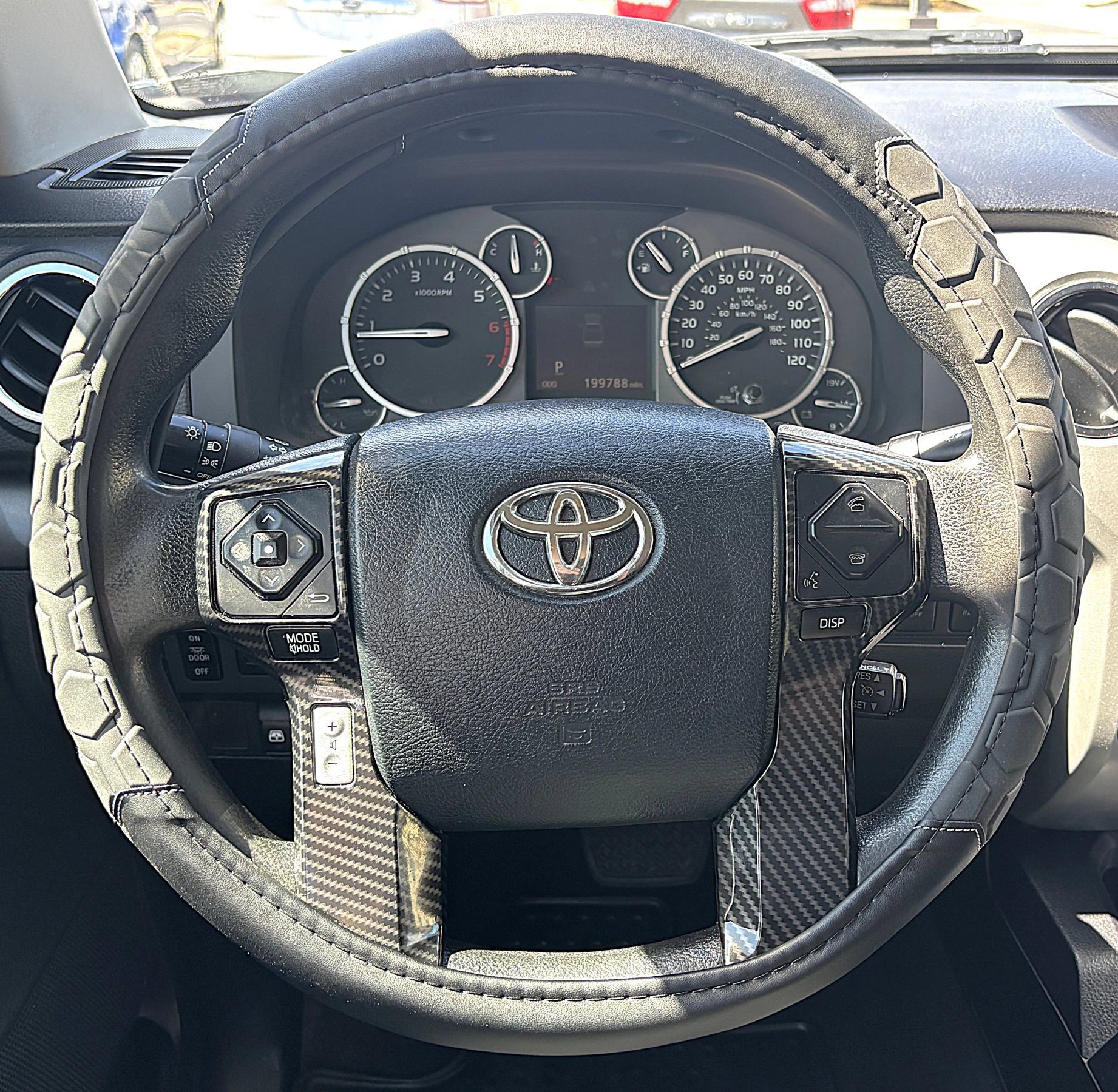 Used 2014 Toyota Tundra SR5 w/ TRD Off Road Package AWD/4WD image 10