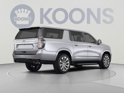 Used 2024 Chevrolet Suburban Premier AWD/4WD image 4