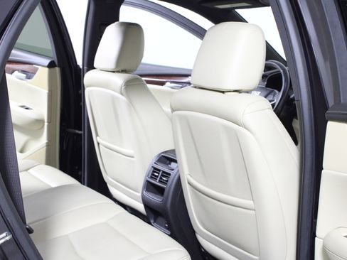 Used 2018 Cadillac XT5 Luxury w/ Driver Awareness Package image 15