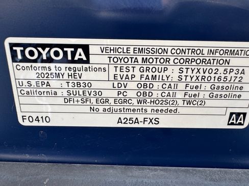 Used 2025 Toyota Camry SE FWD image 20