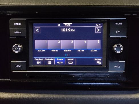 Used 2024 Volkswagen Taos S FWD image 25