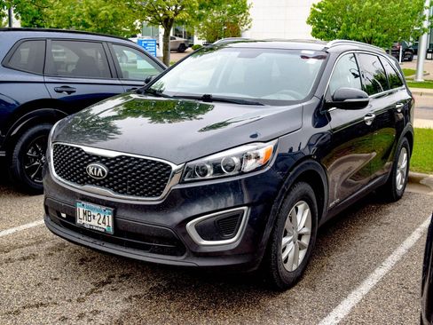 Used 2017 Kia Sorento AWD image 13