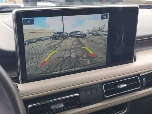 Certified 2022 Lincoln Nautilus Reserve image 17