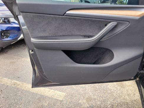 Used 2025 Tesla Model Y Performance AWD/4WD image 16