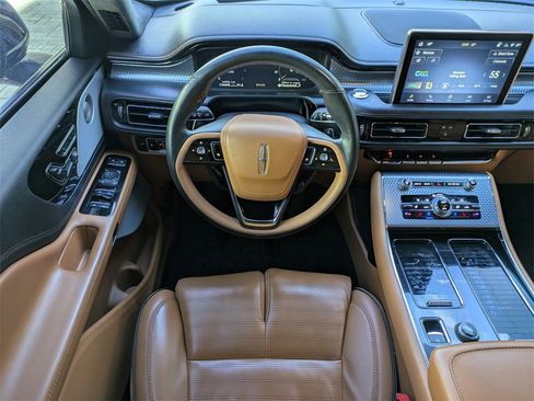 Certified 2023 Lincoln Aviator Black Label w/ Class IV Trailer Tow Package image 18