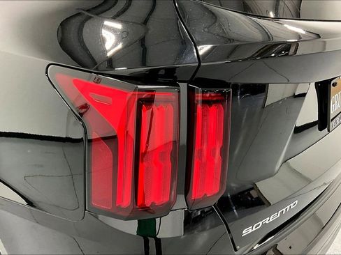 Used 2023 Kia Sorento SX image 40