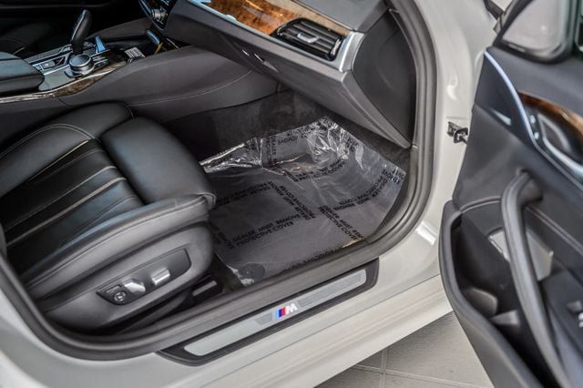 Used 2019 BMW 540i w/ M Sport Package RWD image 46