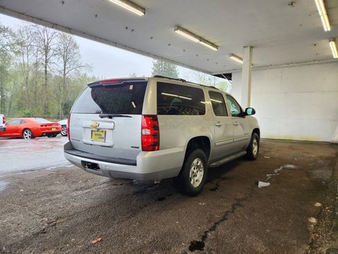 Used 2012 Chevrolet Suburban LT w/ Luxury Package image 5