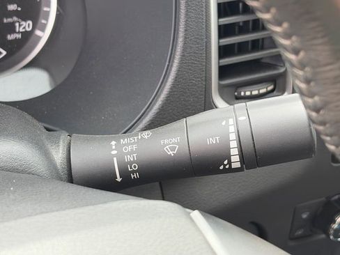 Used 2024 Nissan Frontier SV w/ SV Convenience Package RWD image 24