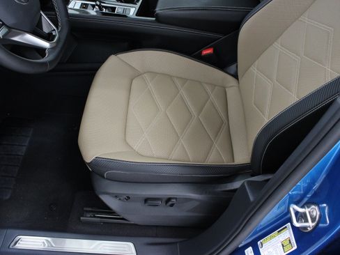 Used 2024 Volkswagen Atlas Cross Sport SE FWD image 15