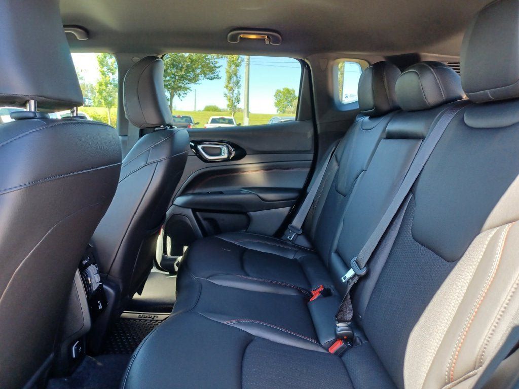 Used 2026 Jeep Compass Trailhawk AWD/4WD image 26