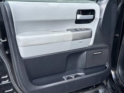 Used 2017 Toyota Sequoia Limited AWD/4WD image 7