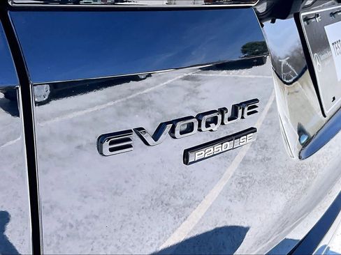 Used 2020 Land Rover Range Rover Evoque SE image 30