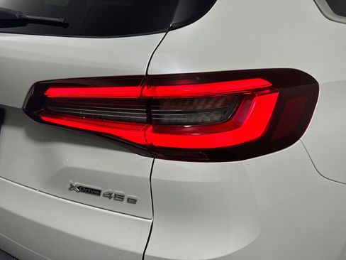 Used 2022 BMW X5 xDrive45e AWD/4WD image 34