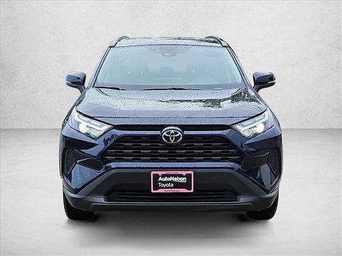 Used 2025 Toyota RAV4 XLE AWD/4WD image 2