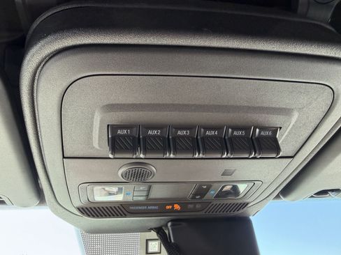 Used 2024 Ford Bronco Outer Banks AWD/4WD image 32