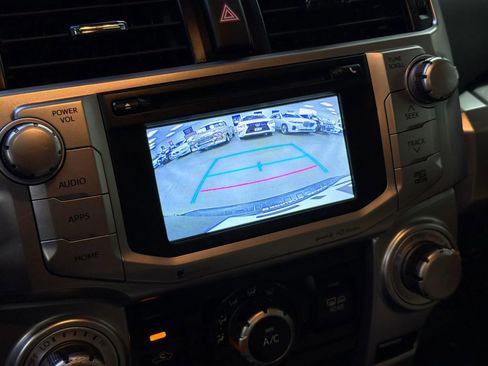 Used 2018 Toyota 4Runner SR5 Premium RWD image 27