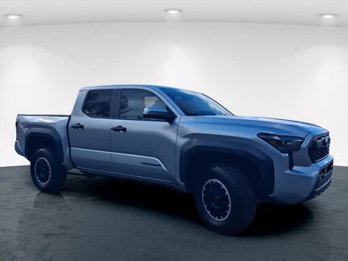 Used 2024 Toyota Tacoma TRD Off-Road image 21