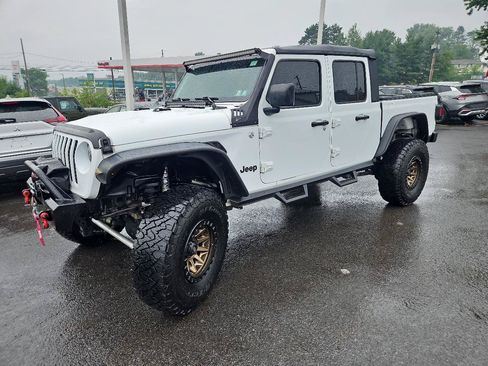 Used 2020 Jeep Gladiator Sport w/ Quick Order Package 24S AWD/4WD image 9