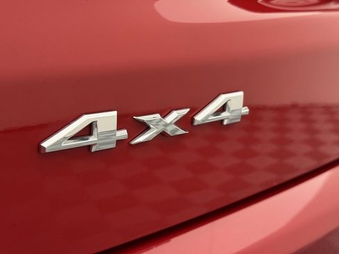 Used 2023 Jeep Compass Latitude image 12