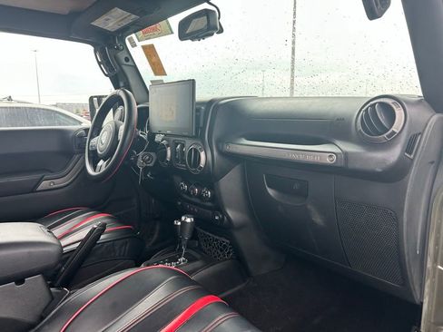 Used 2015 Jeep Wrangler Unlimited Sport w/ Quick Order Package 24S AWD/4WD image 10