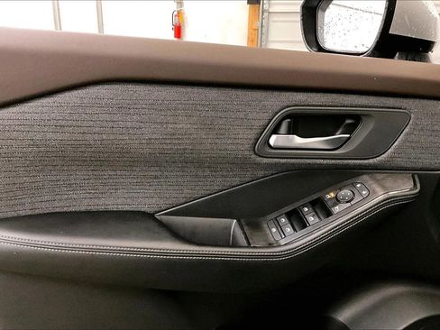 Used 2023 Nissan Rogue SV image 22