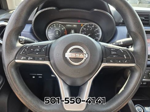 Used 2023 Nissan Versa SV FWD image 28
