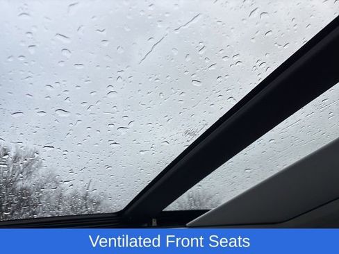 Certified 2025 Ford Explorer Platinum w/ Ultimate Package image 18