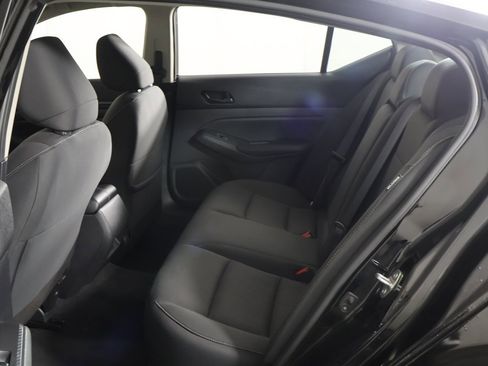 Used 2025 Nissan Altima 2.5 SV image 25