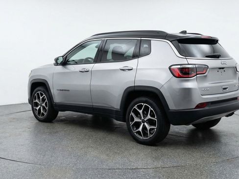 Used 2025 Jeep Compass Limited image 6