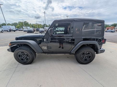 Used 2020 Jeep Wrangler Sport image 7