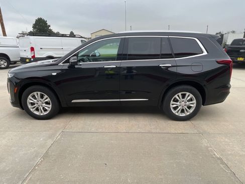 Used 2024 Cadillac XT6 Luxury w/ LPO, Floor Liner Package AWD/4WD image 5
