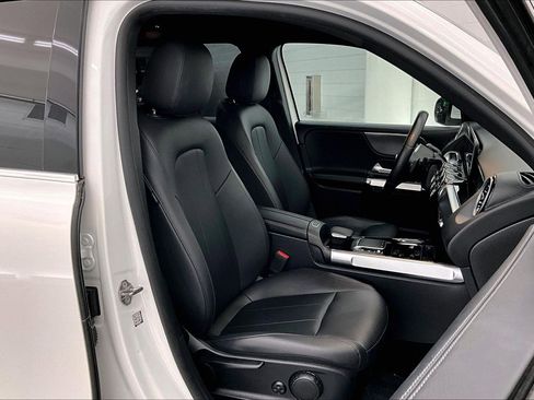 Used 2022 Mercedes-Benz GLB 250 image 6