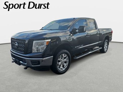 Used 2019 Nissan Titan SV w/ SV Convenience Package image 1
