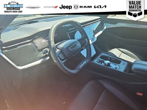 Used 2024 Jeep Wagoneer Limited AWD/4WD image 7