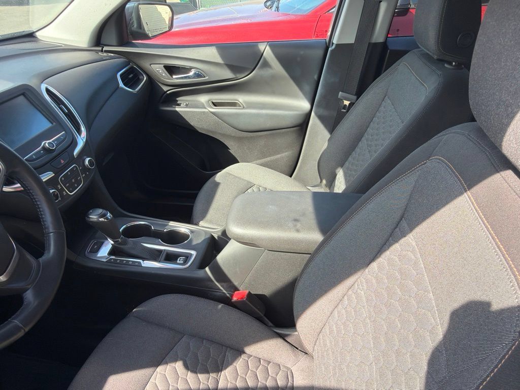 Used 2018 Chevrolet Equinox LT FWD image 10